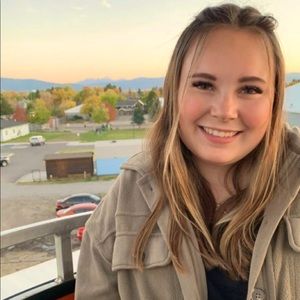 Meet your Posher, Haylee